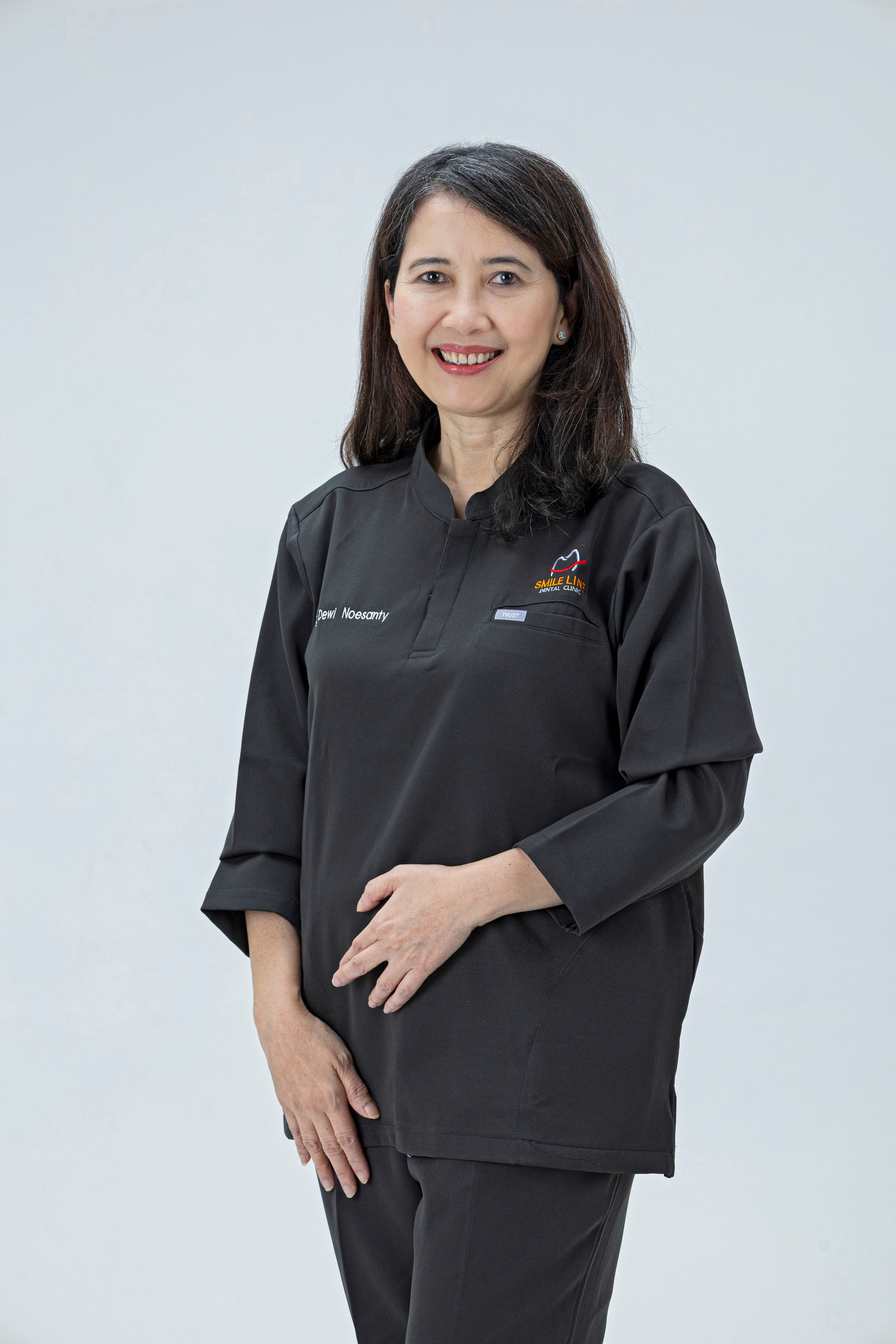 drg. Dewi Noesanty, FISID., FICOI., FAPAID., FICD.